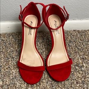 Women Ann Michelle Red heels / Size:8